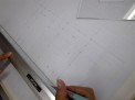 まず、トレーシングペーパーに基準線を描き、柱を入れる。